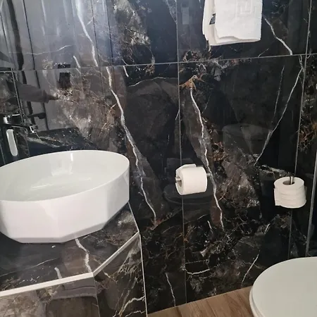 Delfini Apartmanhotel 3*