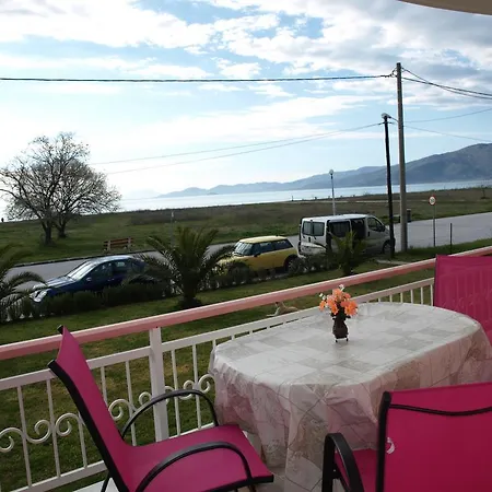 Apartahotel Delfini