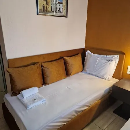 Lejlighedshotel Delfini 3*