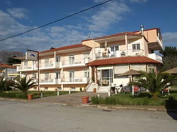 Delfini Lejlighedshotel 3*