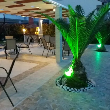 Delfini Apartahotel